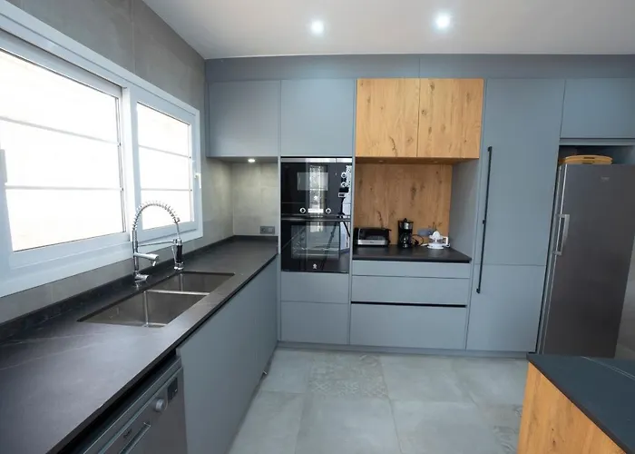 Jarales Menyber Нерха